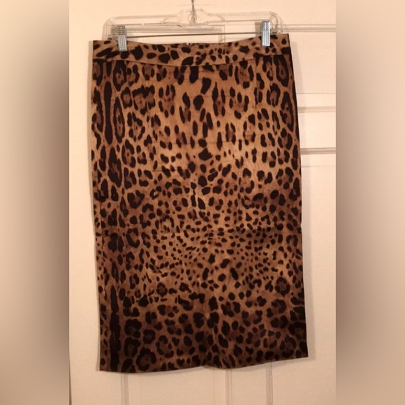 Dolce & Gabbana leopard print silk skirt. - Picture 3 of 7
